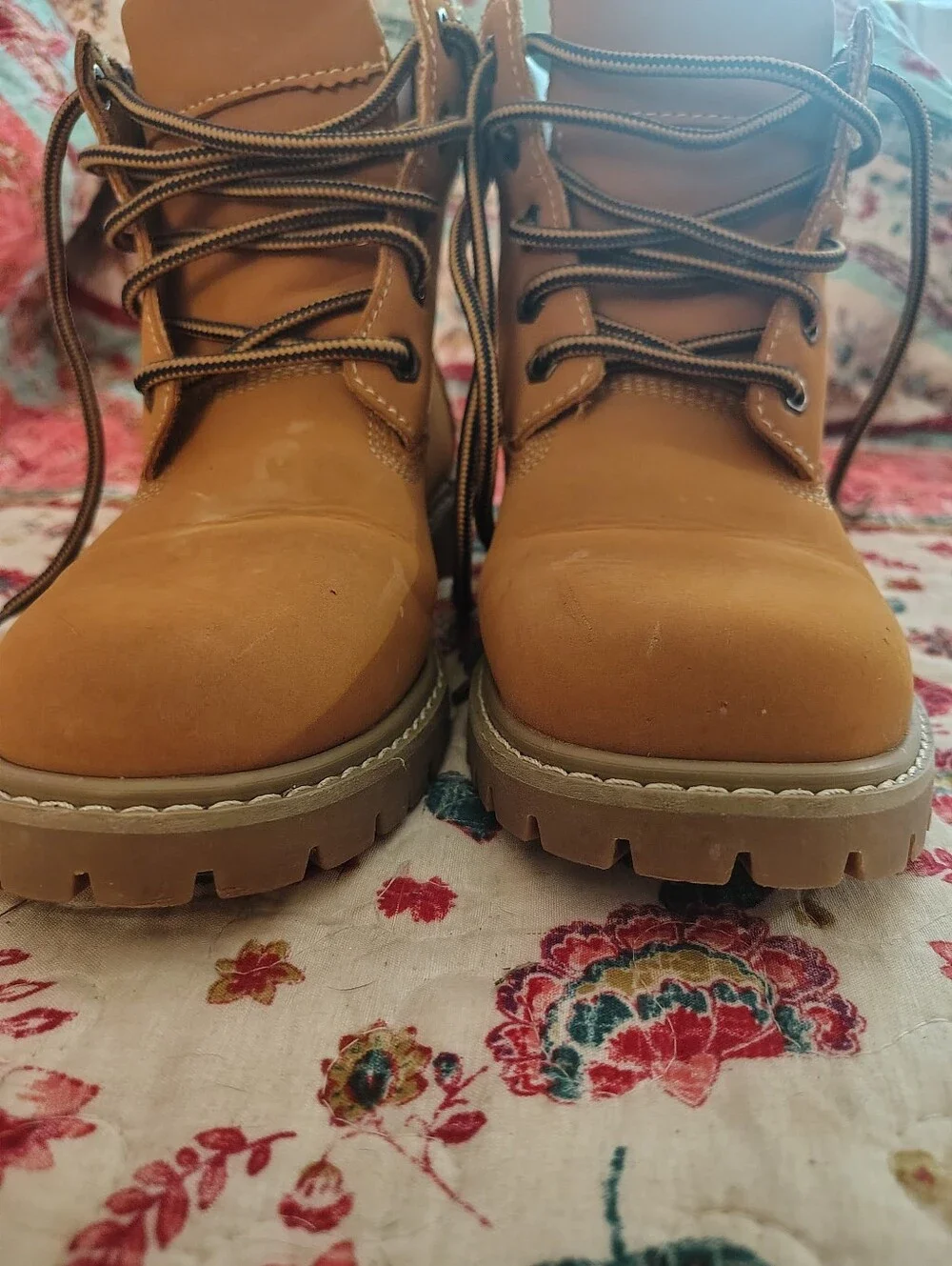 Target Boys Worker 11-7 Wheat Ankle Lace Up Work Boots Size 4M Tan, Like New